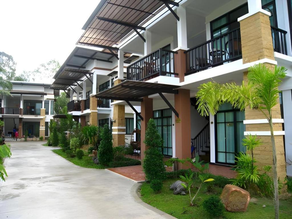 Nattha Waree Hot Spring Resort And Spa Ban Nua Khlong Esterno foto
