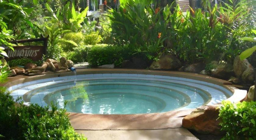 Nattha Waree Hot Spring Resort And Spa Ban Nua Khlong Esterno foto