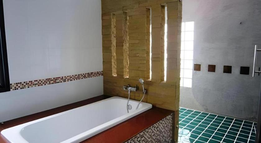 Nattha Waree Hot Spring Resort And Spa Ban Nua Khlong Esterno foto